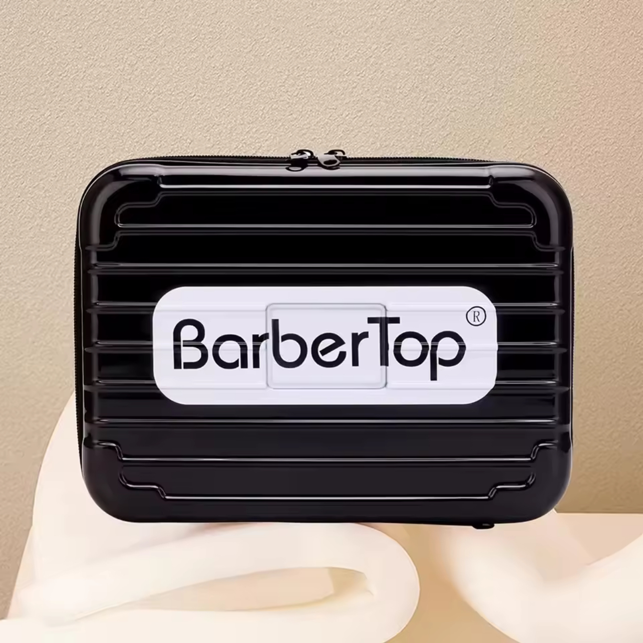 شنطة حلاقة فارغة 💼✨